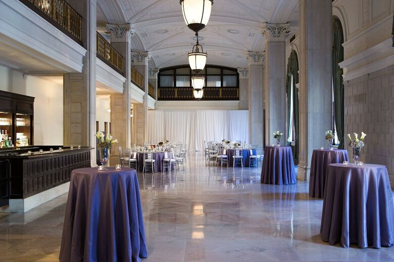 Renaissance St. Louis Grand & Suites Hotel