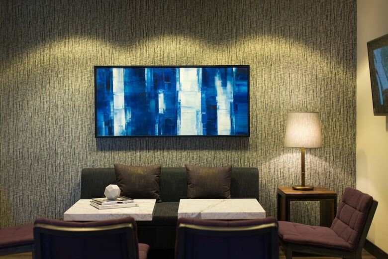 Renaissance St. Louis Grand & Suites Hotel