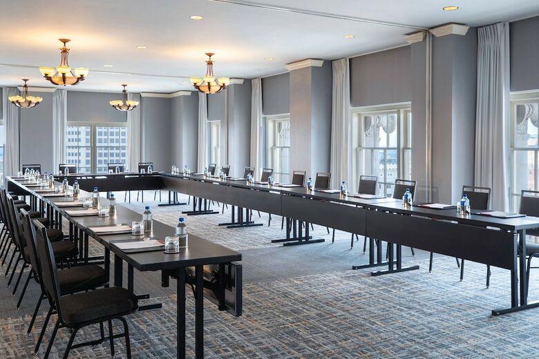 Renaissance St. Louis Grand & Suites Hotel