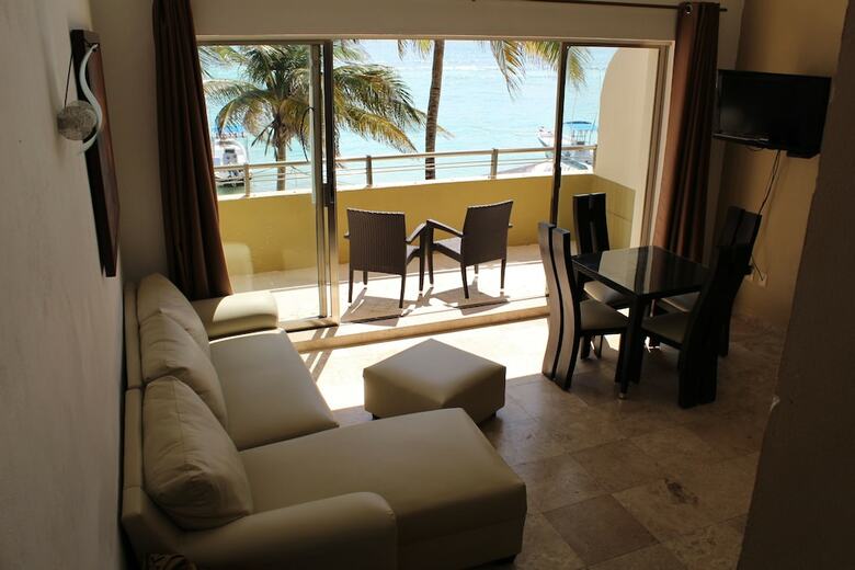 Koox La Mar Condhotel