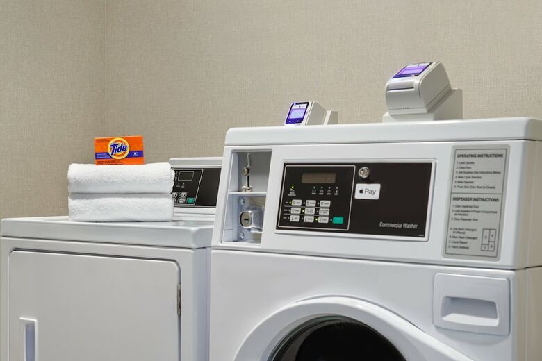 Holiday Inn Express Hotel & Suites Auburn