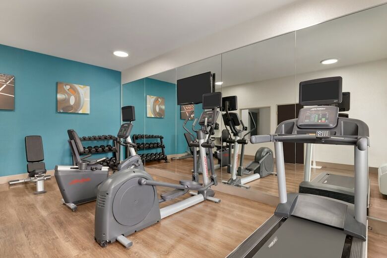 Holiday Inn Express Hotel & Suites Auburn