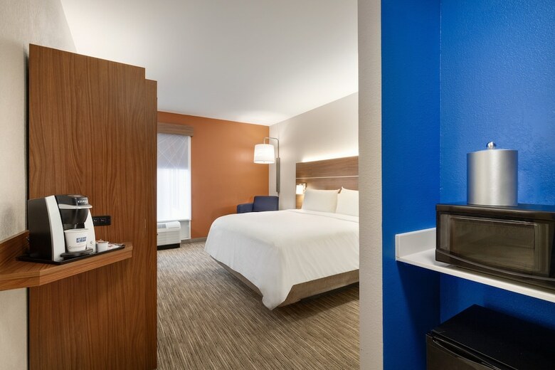 Holiday Inn Express Hotel & Suites Auburn