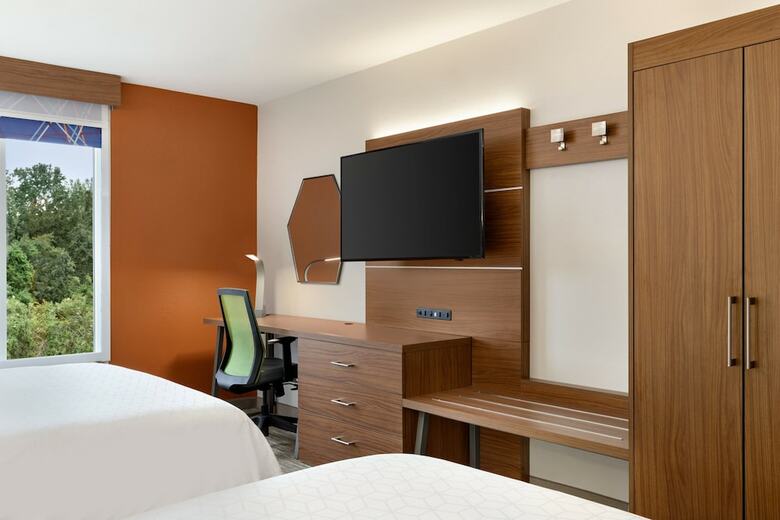 Holiday Inn Express Hotel & Suites Auburn