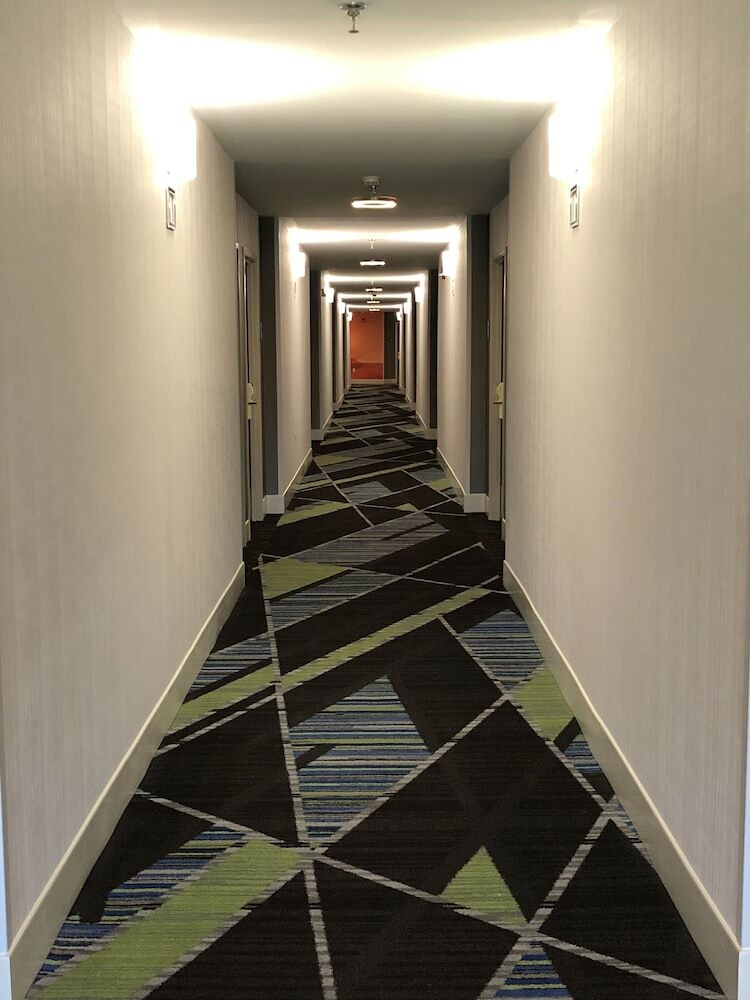 Holiday Inn Express Hotel & Suites Auburn