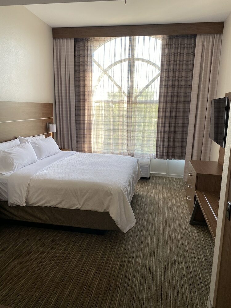 Holiday Inn Express Hotel & Suites Auburn