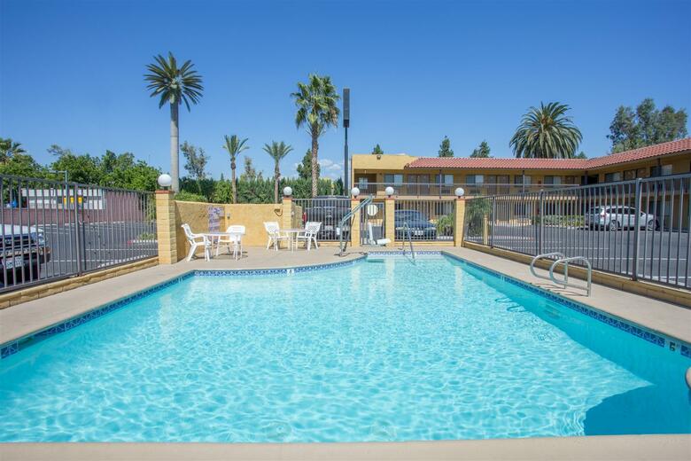Hotel Super 8 By Wyndham Upland Ontario Ca