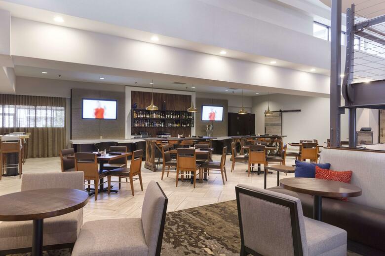 Hotel Doubletree Suites By Hilton Nashville Airport