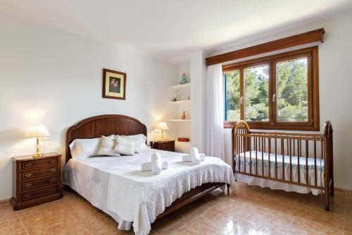 Manresa Villa Sleeps 8 Air Con Wifi