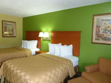 Ramada Limited Chattanooga Hot