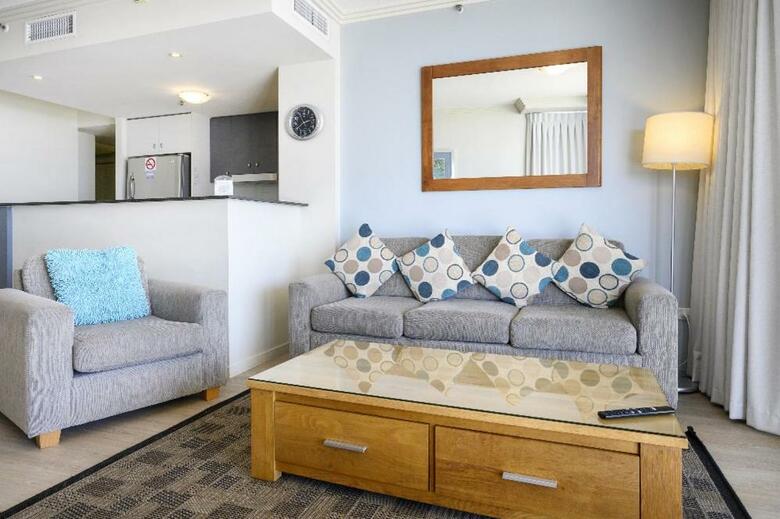 Hotel Pumicestone Blue