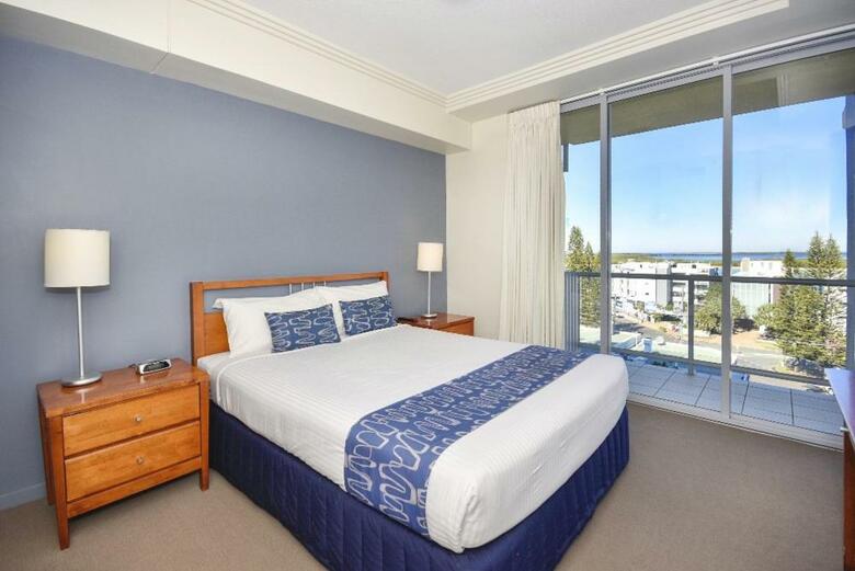 Hotel Pumicestone Blue