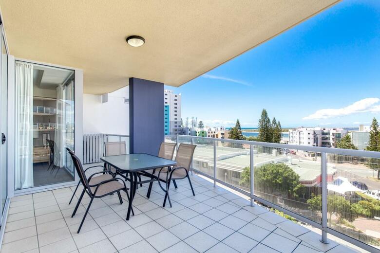 Hotel Pumicestone Blue