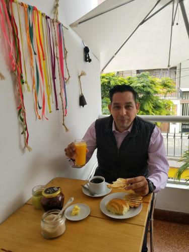 Hostal Malu House For Travelers And Backpackers