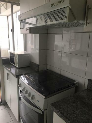 Apartamento Luminoso, Sobrio Y Seguro