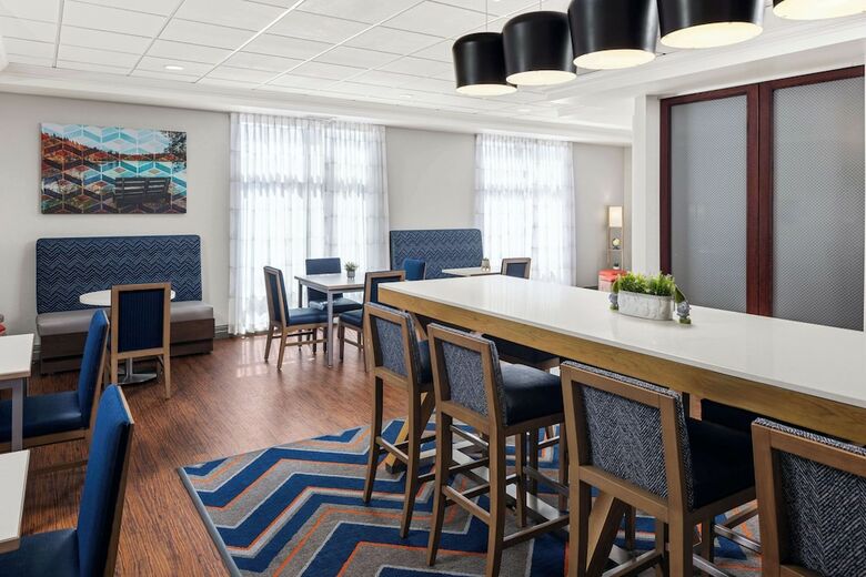 Hotel Hampton Inn Fairmont