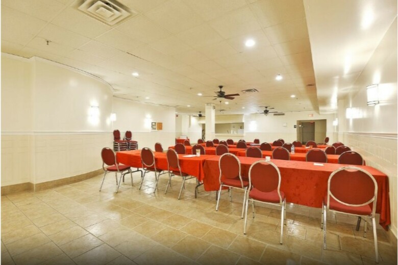 Hotel Howard Johnson Express Inn & Suites Toronto