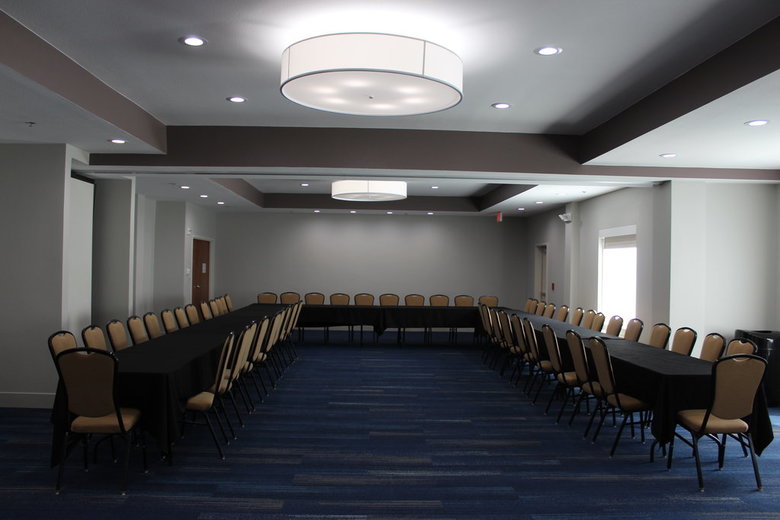Holiday Inn Express Hotel & Suites Mansfield