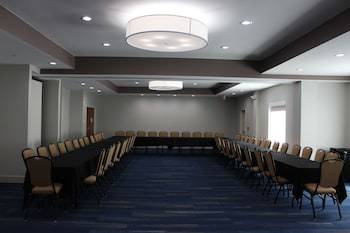 Holiday Inn Express Hotel & Suites Mansfield