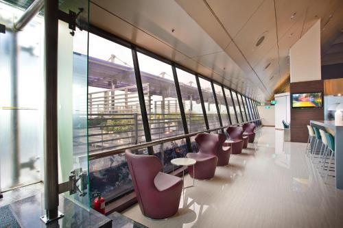 Hotel Ambassador Transit Lounge Terminal 2