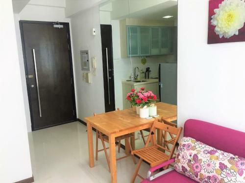 Condo Apartmt With Pool/gym-minwalk To 3 Mrt