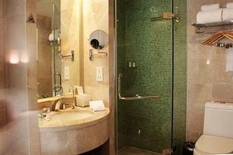 Poly White Rose Hotel