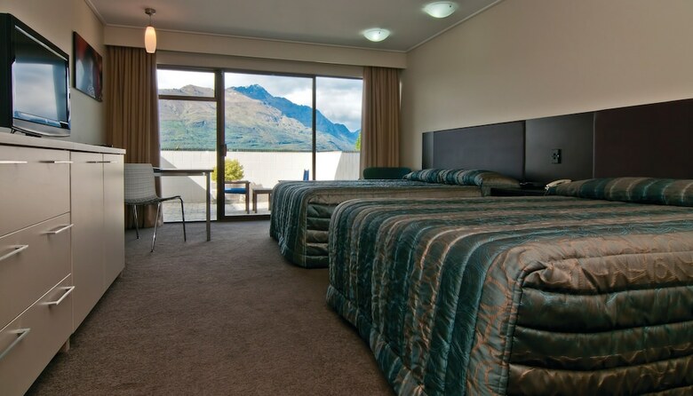 Copthorne Hotel & Apartments Queenstown Lakeview