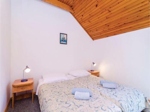 Six-bedroom Holiday Home In Cavtat