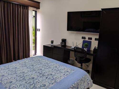 Hotel Suites Merlyn Airport