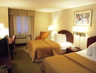 Hotel Travelodge Inn & Suites