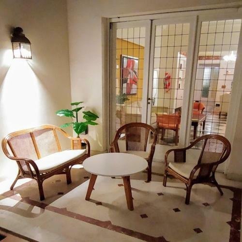 Bed & Breakfast La Casona Hotel -raul Alfonsin-
