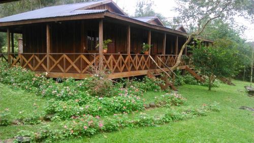 Lodge Aires Del Monte