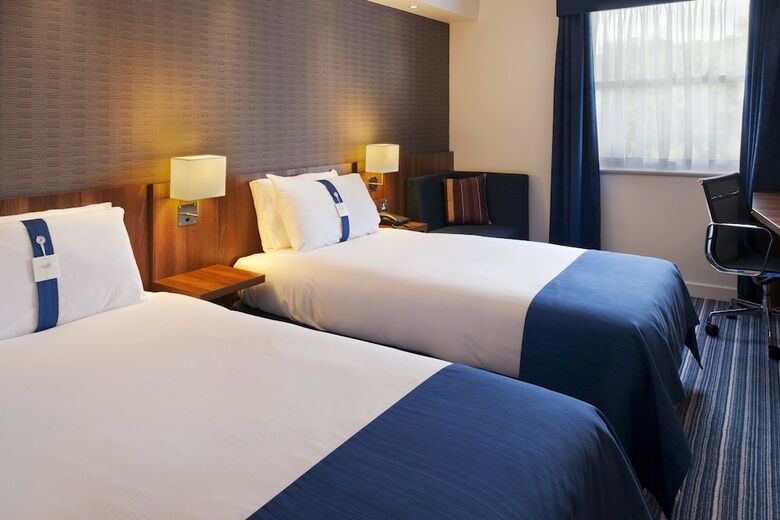 Hotel Express By Holiday Inn Leeds-east