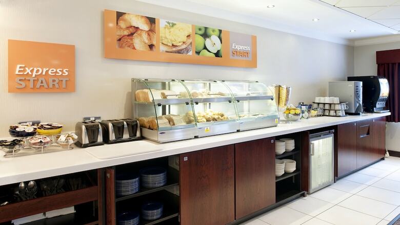 Hotel Express By Holiday Inn Leeds-east