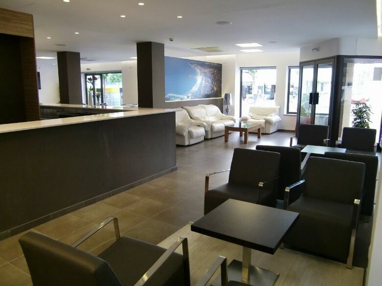Hotel Petit Palau S�lo Adultos