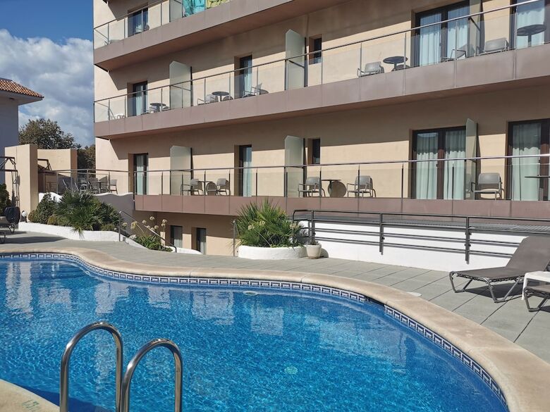 Hotel Petit Palau S�lo Adultos