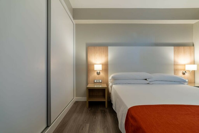 Hotel Pato Rojo