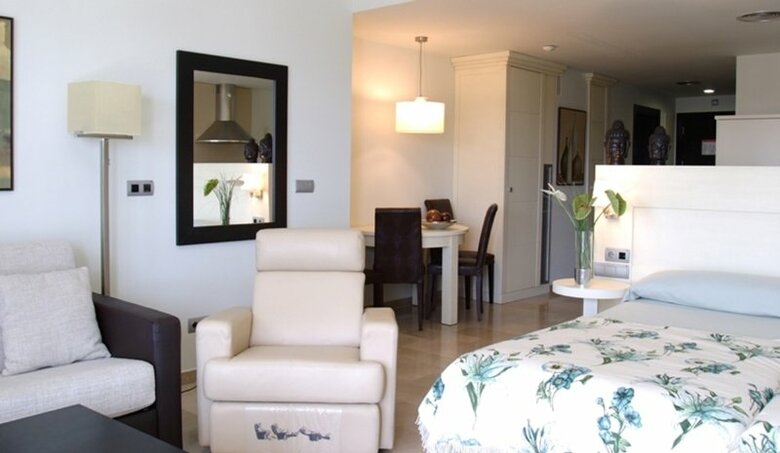 Hotel Senator �guilas