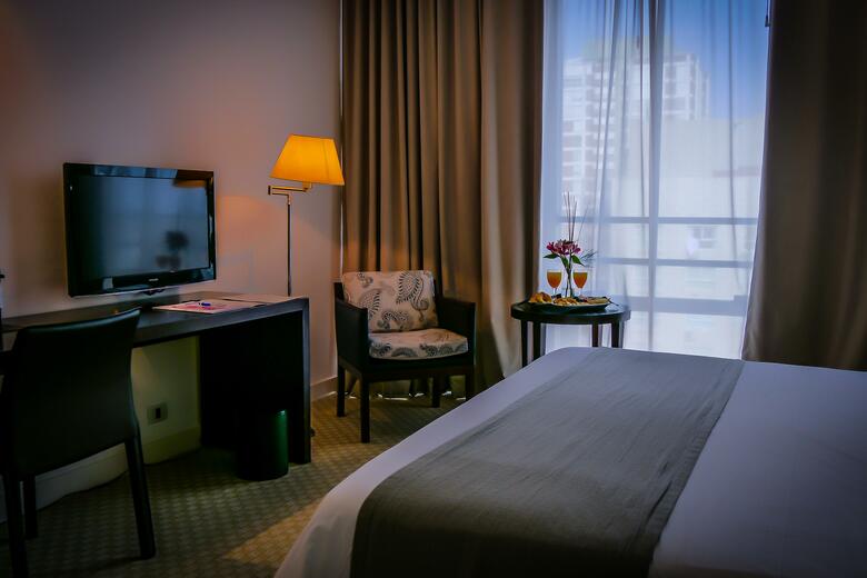 Elegance Hotel