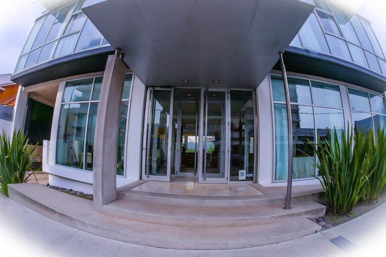 Elegance Hotel