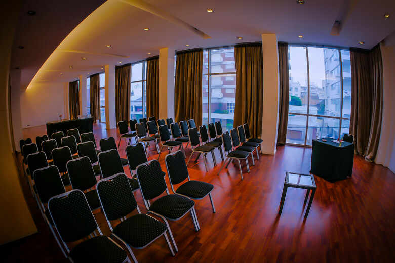 Elegance Hotel