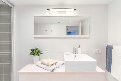 Luminoso Apartamento En El Centro De C�diz