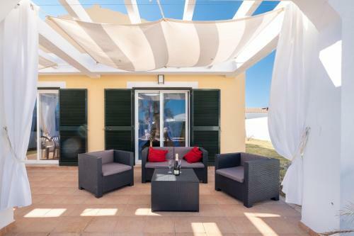 Chalet Con Piscina En Menorca