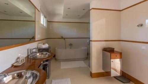 Cala Tarida Villa Sleeps 4 Pool Air Con T251912