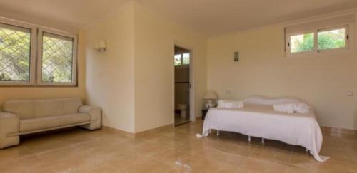 Cala Tarida Villa Sleeps 4 Pool Air Con T251912