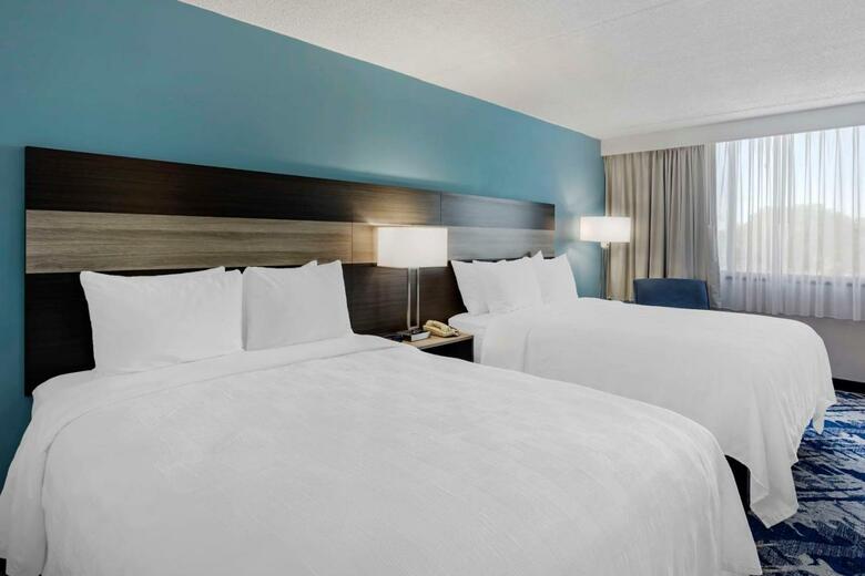 Days Hotel Conference Center East Brunswick
