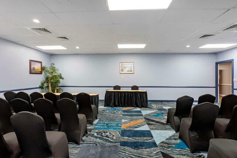Days Hotel Conference Center East Brunswick