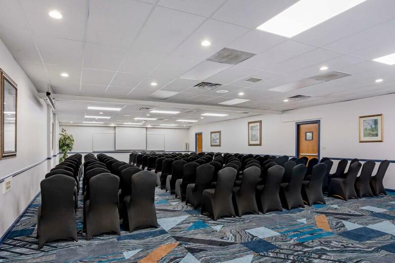 Days Hotel Conference Center East Brunswick