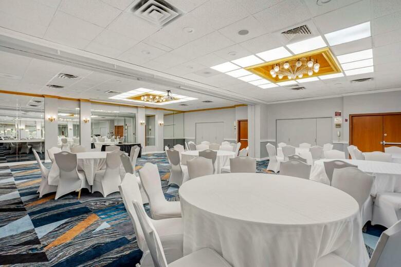 Days Hotel Conference Center East Brunswick