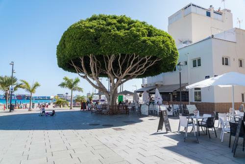 Modern 2 Bedroomed Apartment Los Cristianos Center